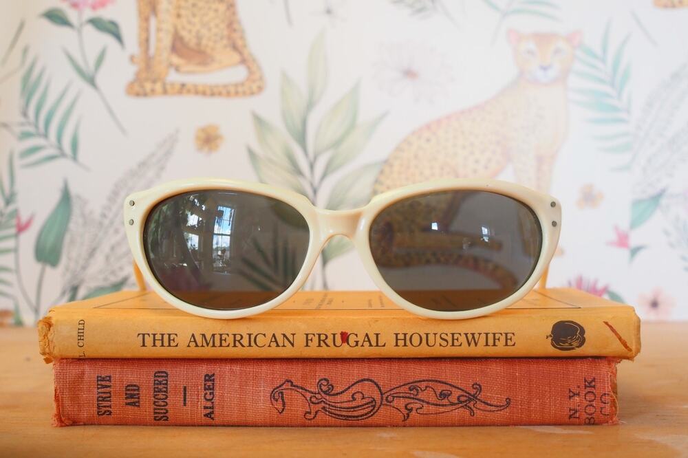 Vintage Artcraft Sunglasses 1960s Mod USA Made Beach Retro Rockabilly MCM Preppy